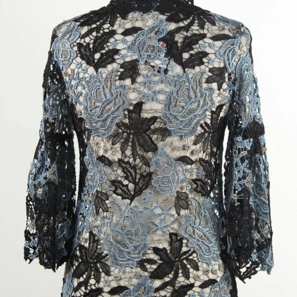 * KOBI LACE BLUE & BLACK FORAL TOP, SIZE XS - Picture 5 of 8